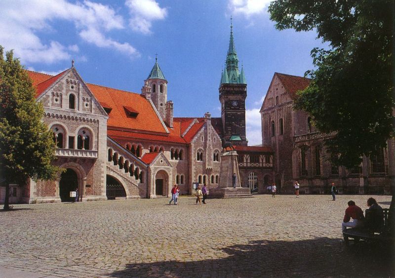 braunschweig_burgplatz.jpg, 101kB