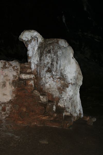 kreta_akrotiri_moni_katholiko_05_eingang_baerenhoehle_03_baer_01.jpg, 44kB