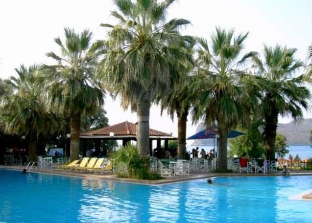 chania_platanias_oceanos_bar_02.jpg, 146kB