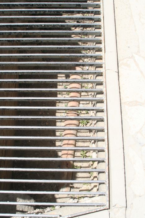 knossos_23_teil_der_wasserleitung.jpg, 83kB