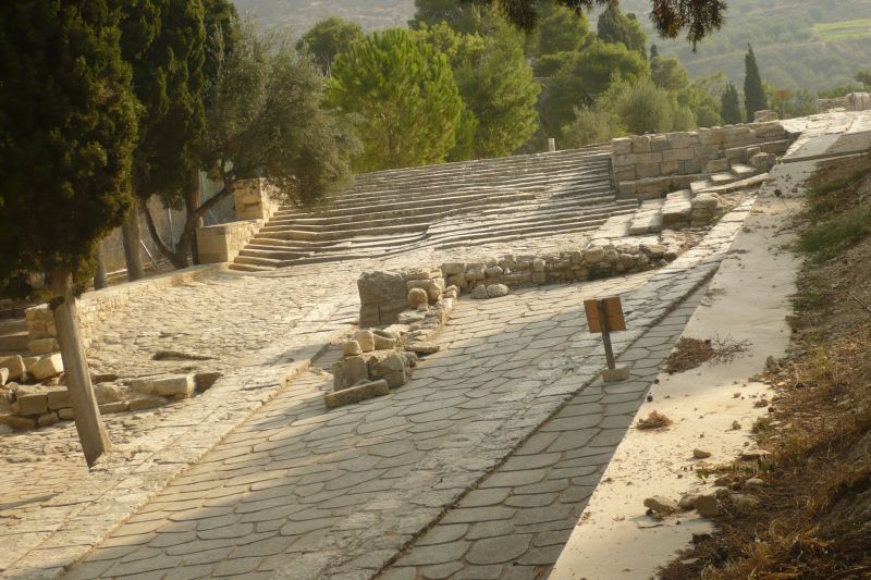 knossos_41_das_theater.jpg, 126kB