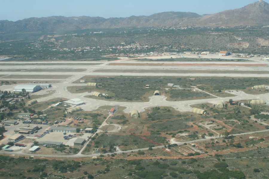 kreta_chania_airport_11_teile_der_base_02.jpg, 114kB
