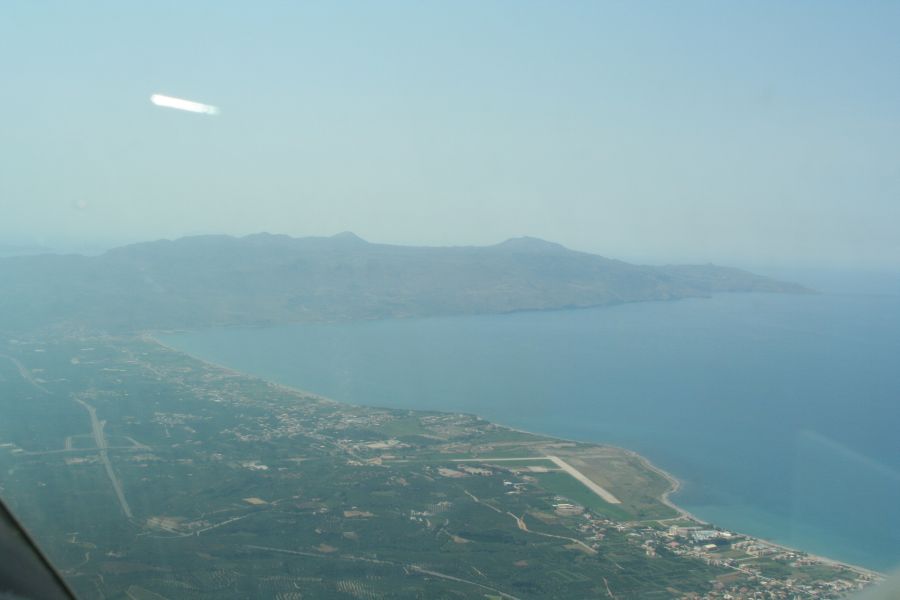 kreta_rundflug_11_alte_airbase_kolimbari_halbinsel-rodopou.jpg, 43kB