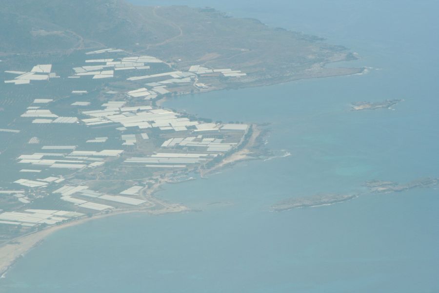 kreta_rundflug_22_falassarna_gewaechshaeuser.jpg, 52kB