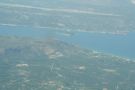 kreta_rundflug_43_bucht_von_souda_mit_insel_klein.jpg, 16kB