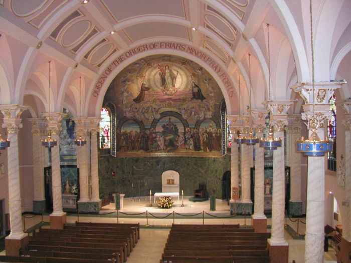 new-york_saint-francis-assisi-church_03_innen.jpg, 66kB