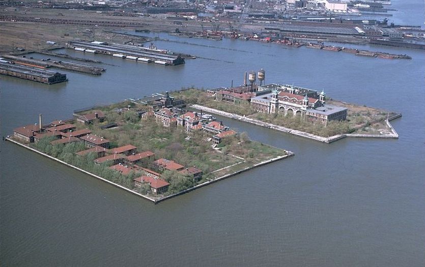 ellis_island_01_vor_1990.jpg, 79kB