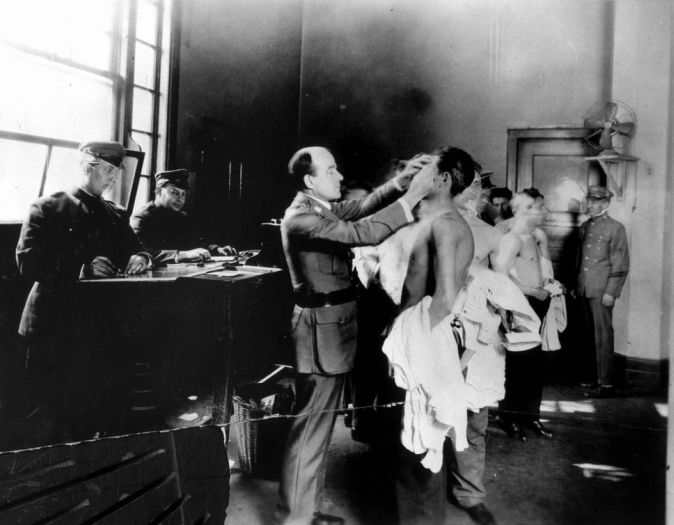 ellis_island_bilder_03_untersuchung.jpg, 48kB