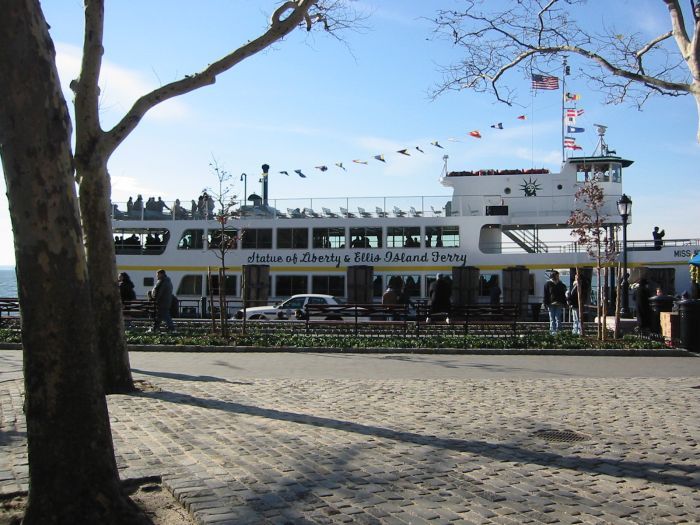 ellis_island_damit_kommt_man_hin.jpg, 88kB