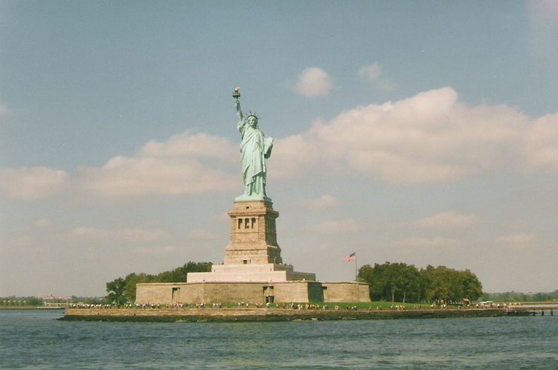 new-york_miss-liberty.jpg, 41kB
