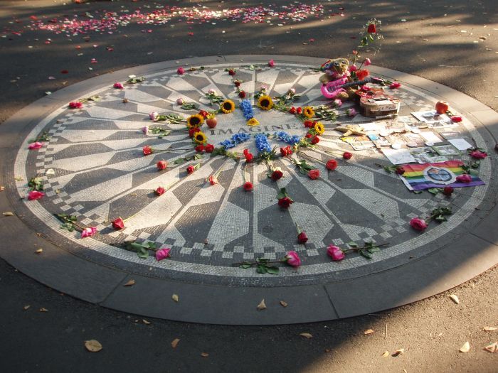 new-york_central_park_06_jon-lenon_01.jpg, 103kB