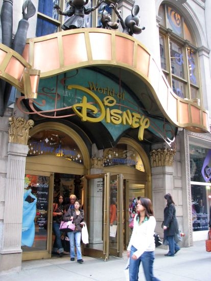 new-york_einkaufen_05_walt-disney_01.jpg, 123kB