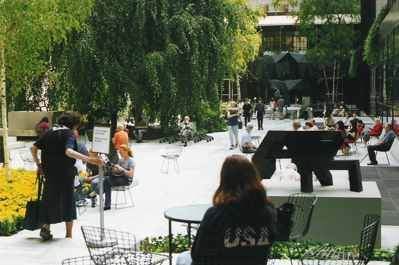 new-york_museum-of-modern-art_03_garten_02.jpg, 378kB