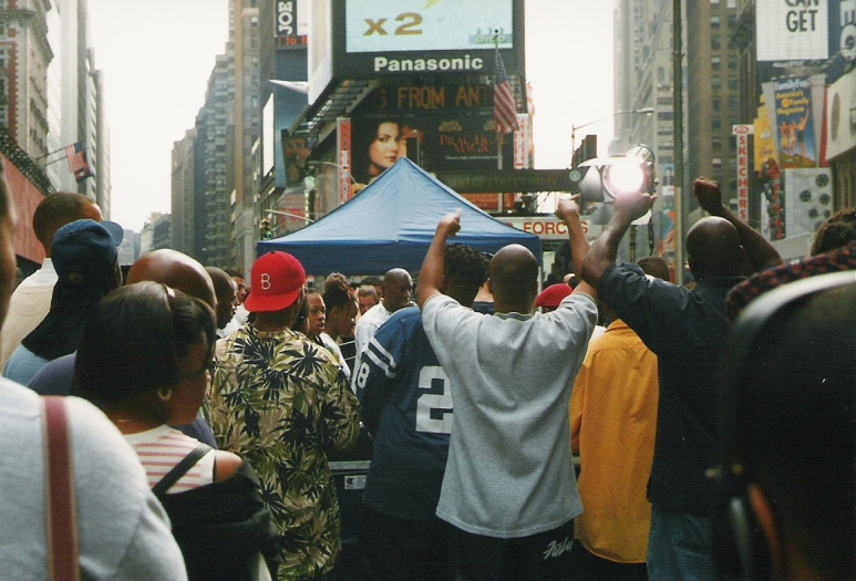 new-york_times-square_05_party.jpg, 308kB