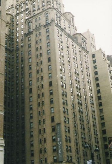 new-york_southgate-tower-affinia-hotel_03_seiteneingang.jpg, 41kB