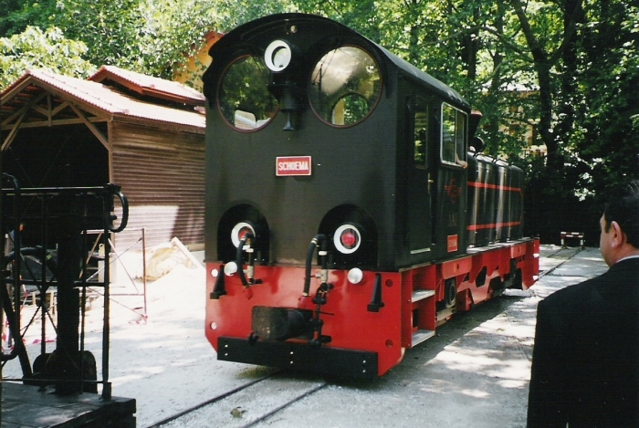 pilion_kleinbahn_endbahnhof_lok_von_hinten.jpg, 291kB