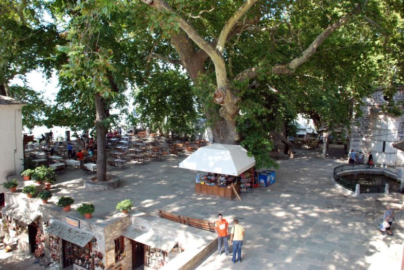 pilion_platia_makrinitsa_02.jpg, 128kB