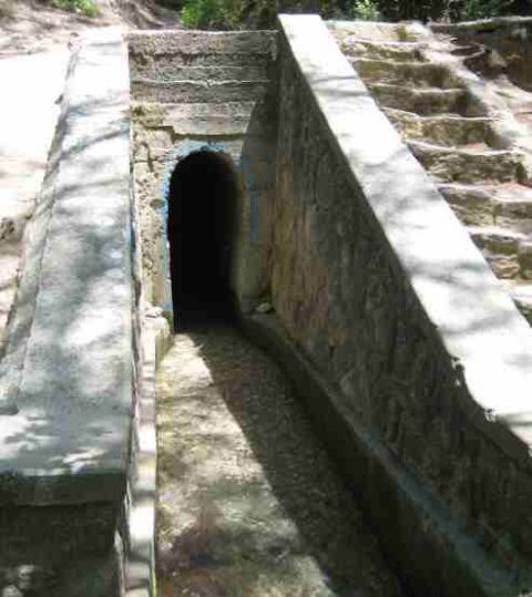 epta_piges_eingang_zum_stollen.jpg, 43kB