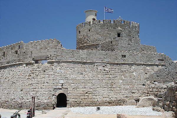 rhodos_altstadt_04_emborio_hafen_02_festung.jpg, 65kB