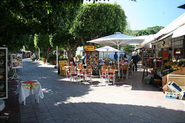 rhodos_altstadt_nea_agora_03.jpg, 57kB