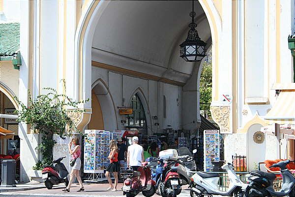 rhodos_altstadt_nea_agora_04.jpg, 56kB