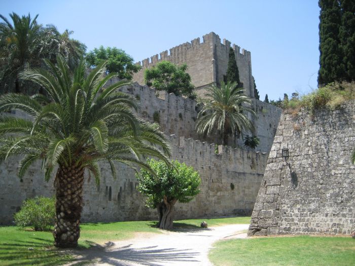 rhodos_altstadt_stadtgraben_02.jpg, 92kB