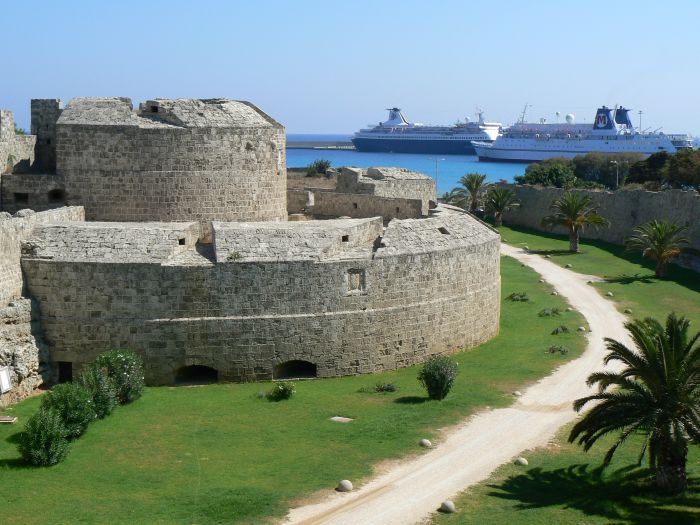 rhodos_altstadt_stadtgraben_03.jpg, 99kB