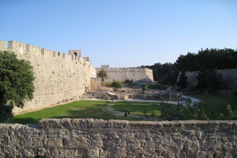 rhodos_altstadt_stadtgraben_04.jpg, 75kB