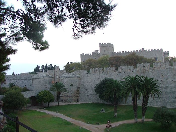 rhodos_altstadt_stadtgraben_07.jpg, 87kB