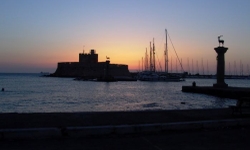 rhodos_port_sonnenuntergang_klein.jpg, 22kB