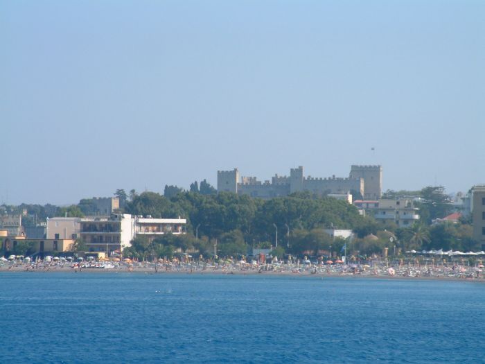 rhodos_stadtstrand_vom_kreuzfahrer.jpg, 48kB