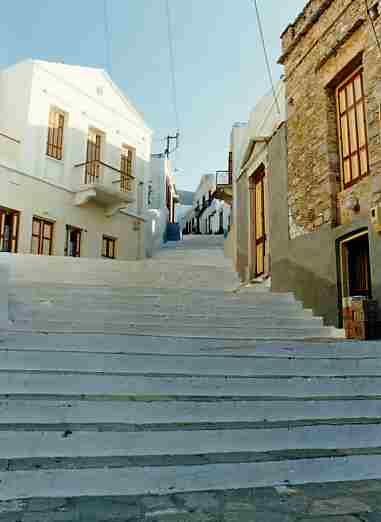 symi_gialos_02_die_treppen_nach_chorio.jpg, 16kB