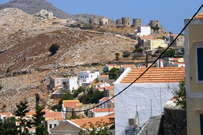 symi_chorio_windmuehlen_01.jpg, 95kB